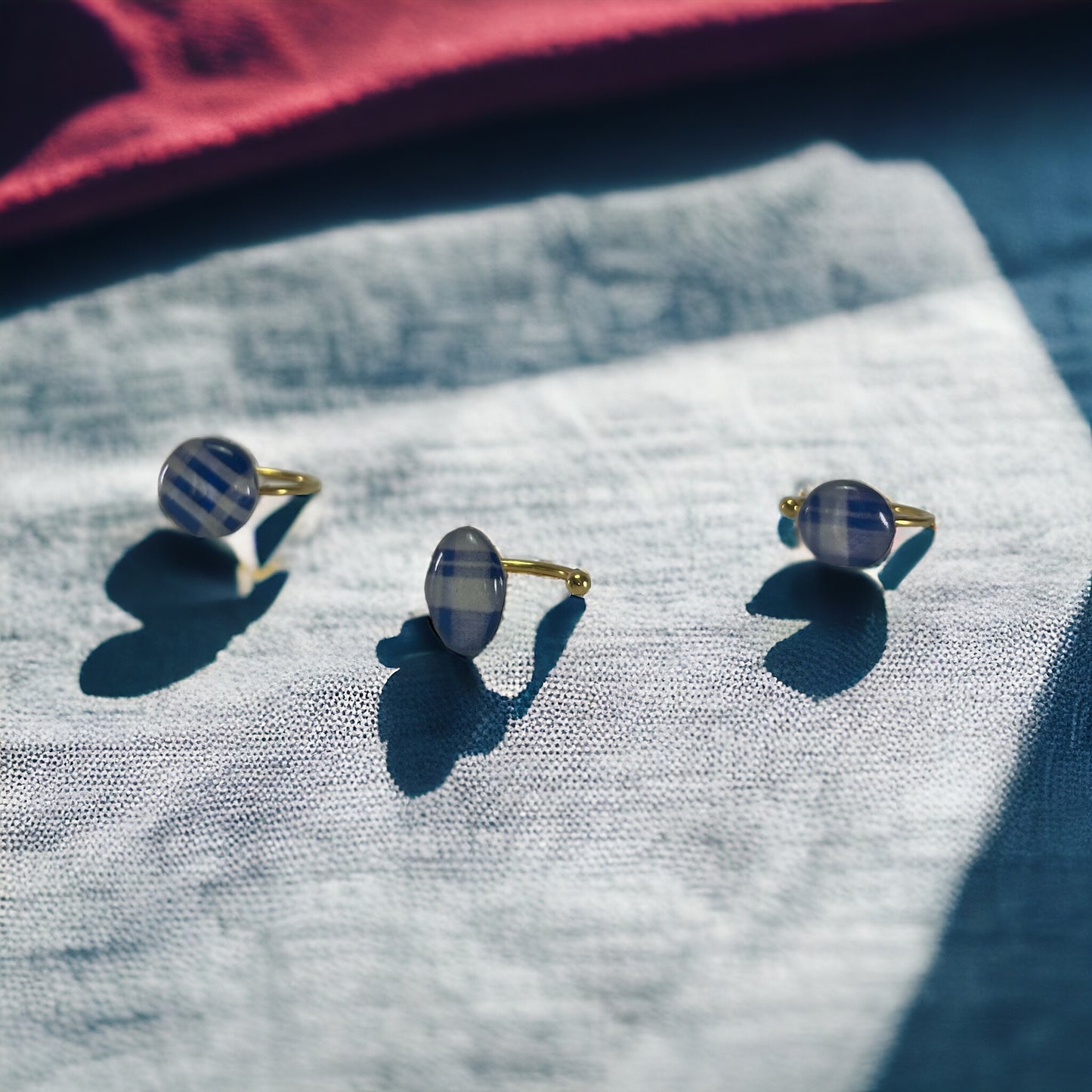 Anillo de acero dorado y papel Zapi de arrantzal (tamaño ajustable)