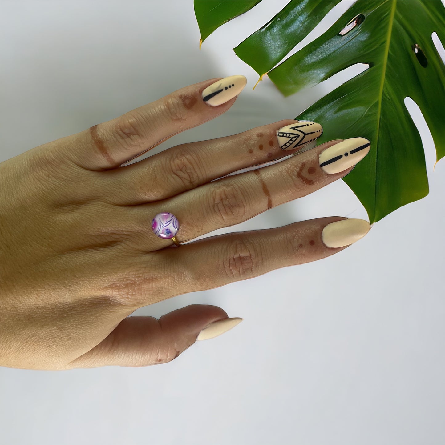 Anillo de acero dorado y papel (tamaño ajustable)