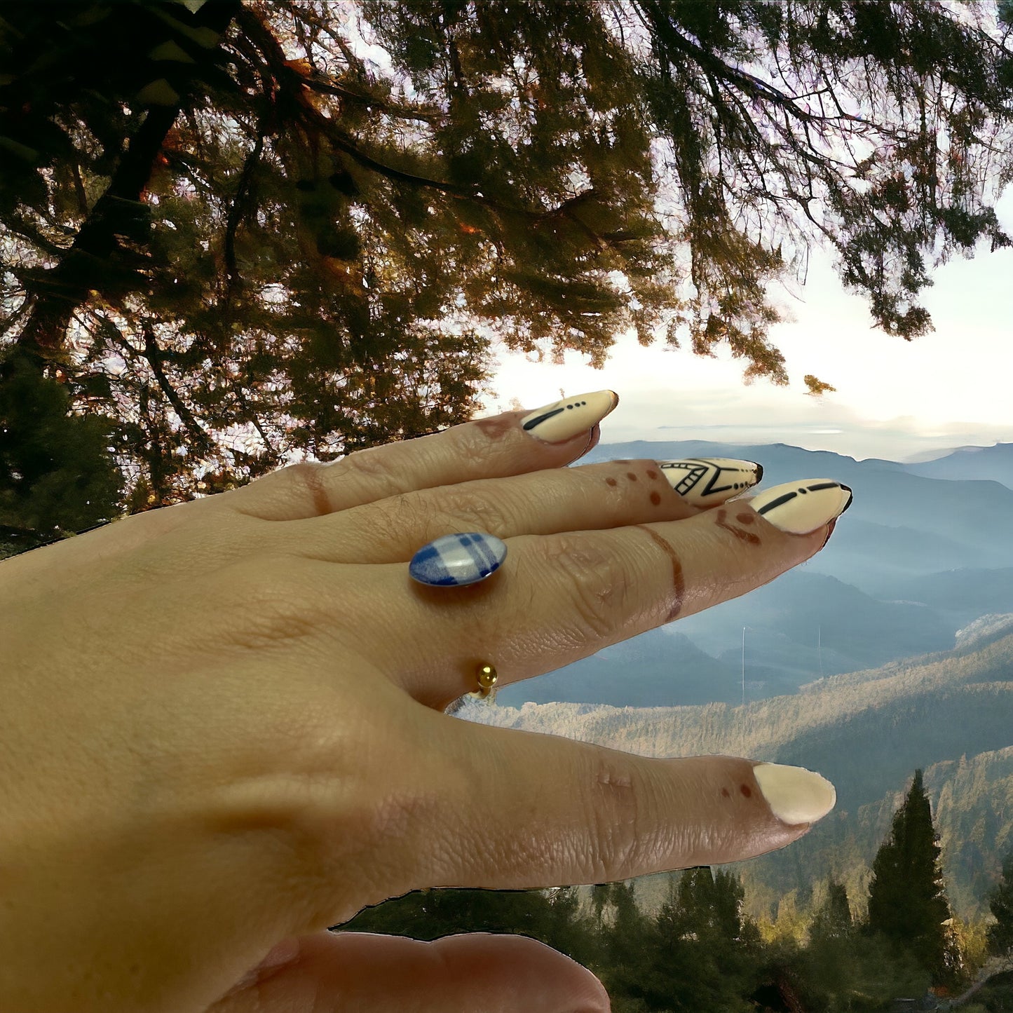 Anillo de acero dorado y papel Zapi de arrantzal (tamaño ajustable)