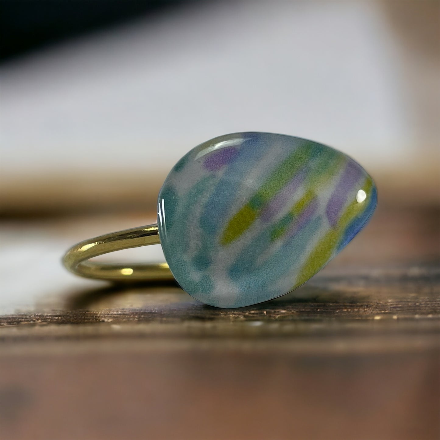 Anillo de acero dorado y papel (tamaño ajustable)