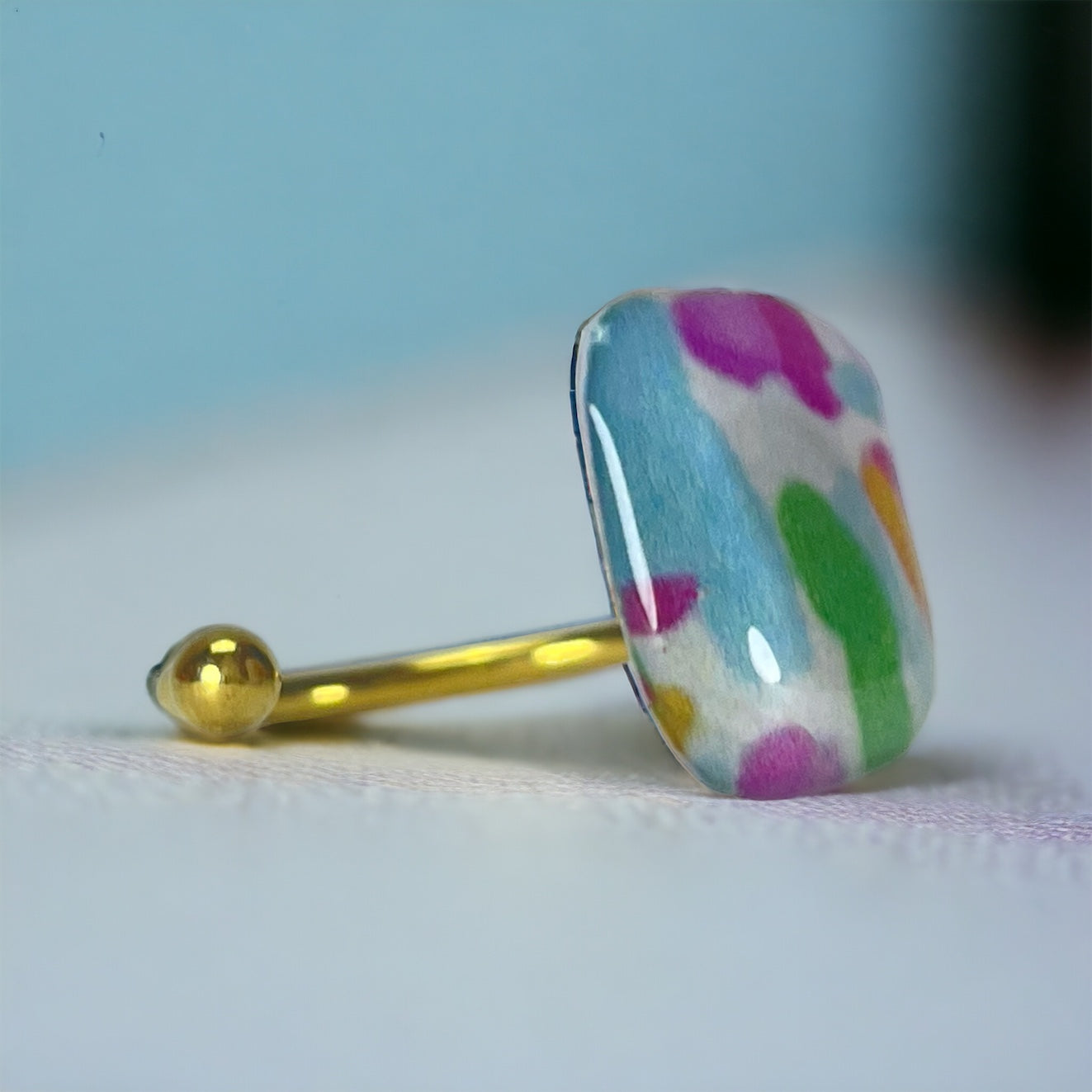Anillo de acero dorado y papel (tamaño ajustable)
